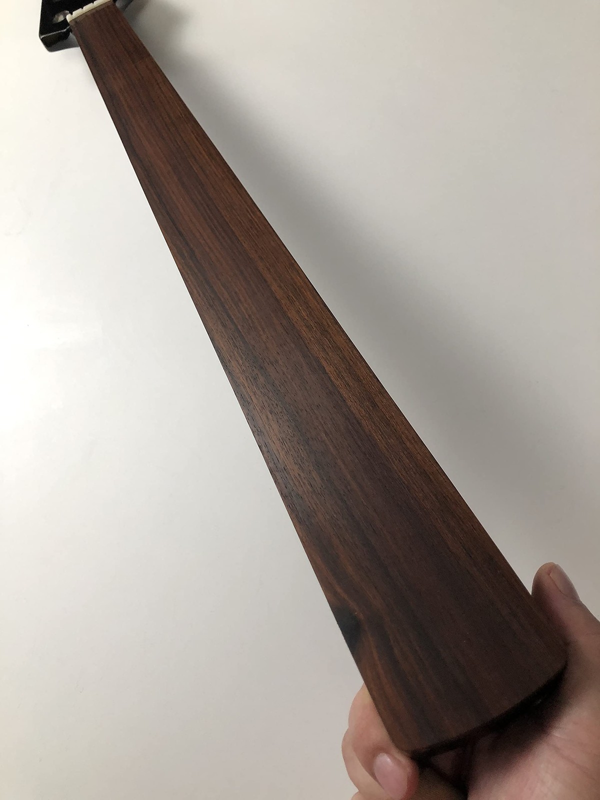 عنق جيتار باس بدون فرامل 34 بو - مراجعة Bass Guitar Fretless وسعره