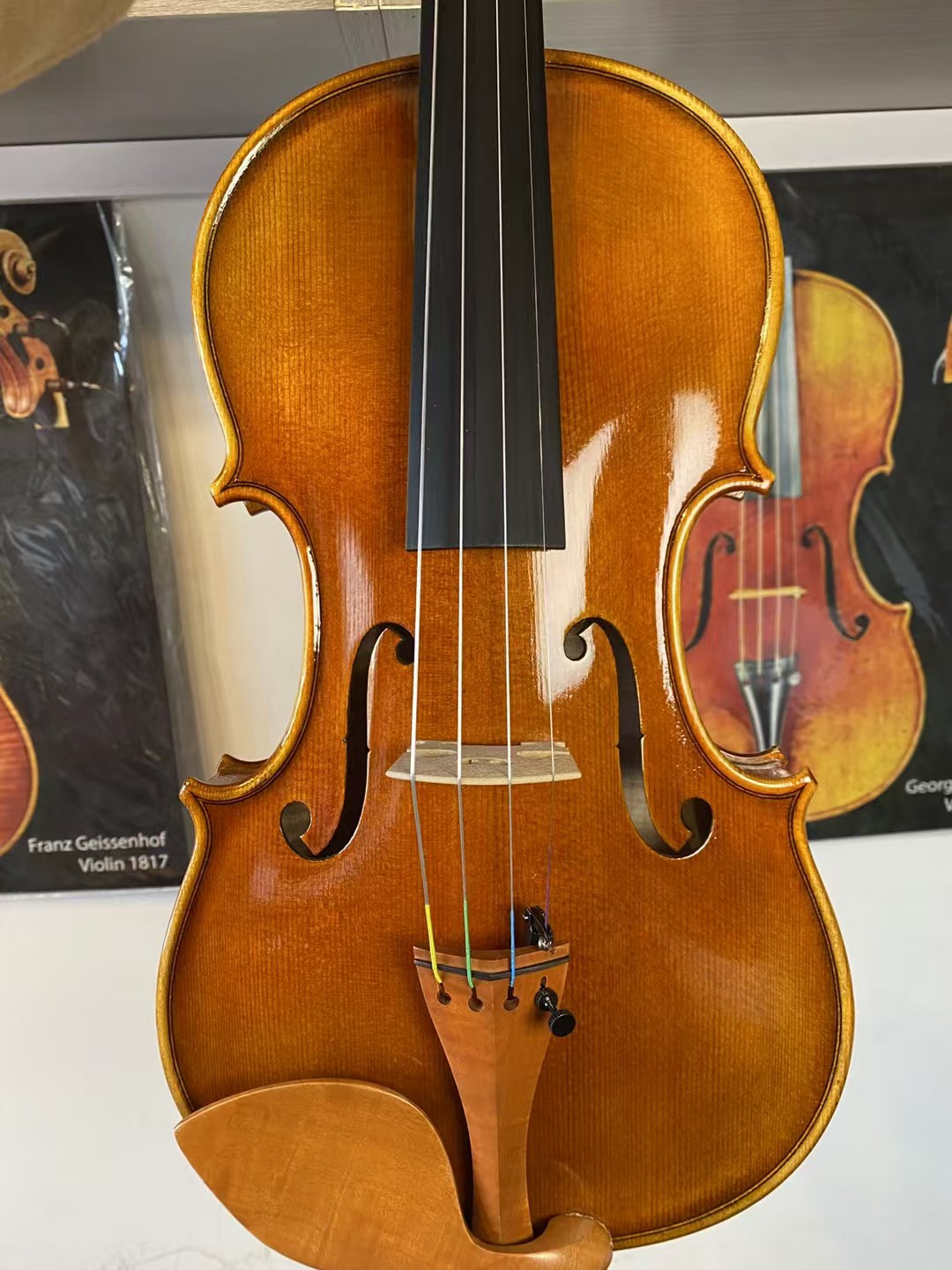 كمان محترف مصنوع يدويًا بخبرة  - مراجعة L Musical Instrument وسعره