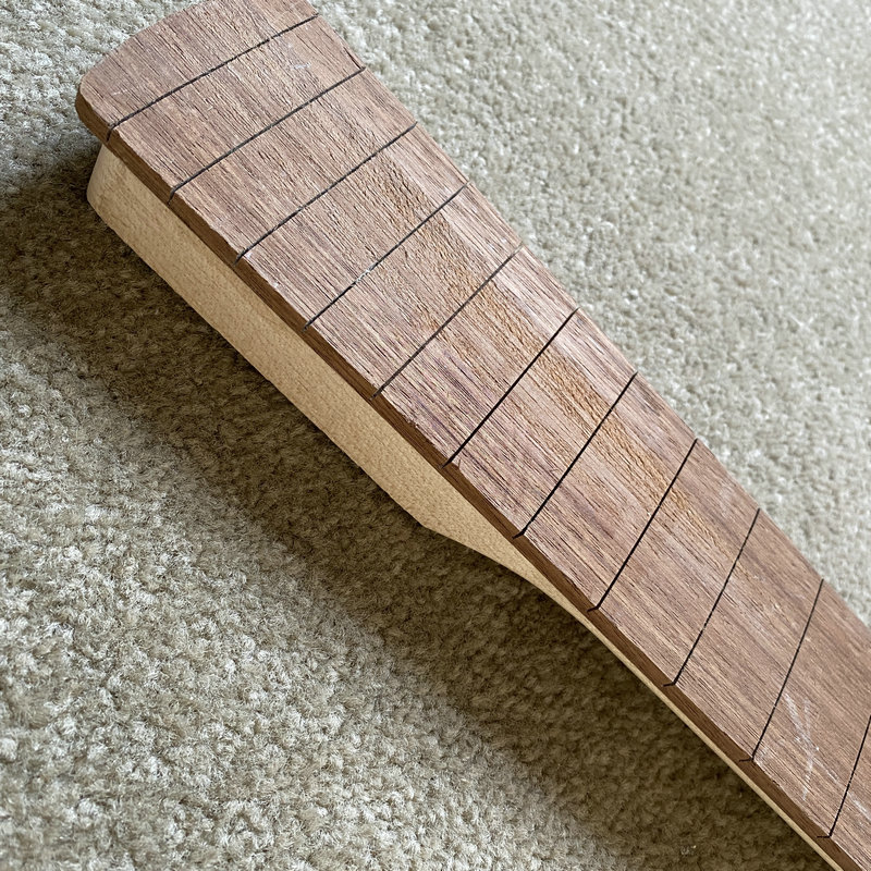 عنق جيتار باس غير مكتمل الصنع  - مراجعة Bass Guitar Fretless وسعره