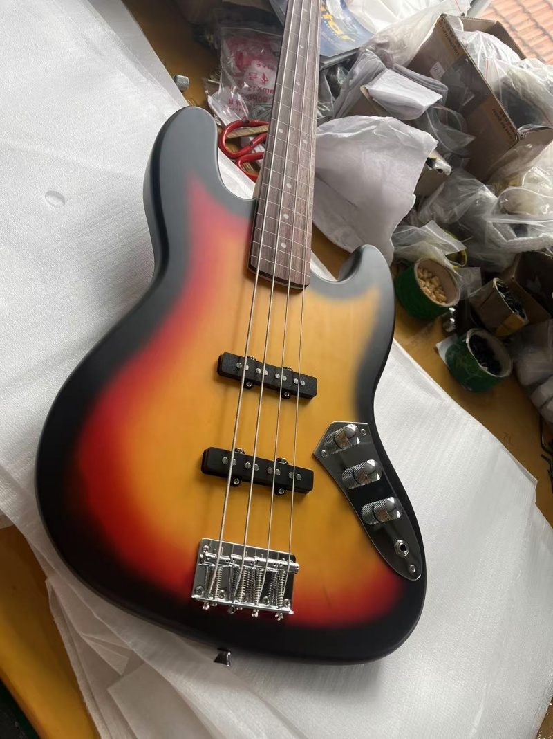 توصيل مجاني لجهير كهربائي ذو 4 - مراجعة Bass Guitar Fretless وسعره