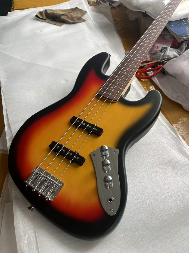 توصيل مجاني لجهير كهربائي ذو 4 - مراجعة Bass Guitar Fretless وسعره